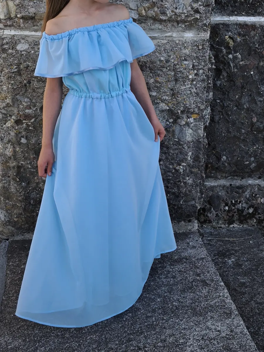 Hellblaues Maxikleid mit Volant f&uuml;r M&auml;dchen
